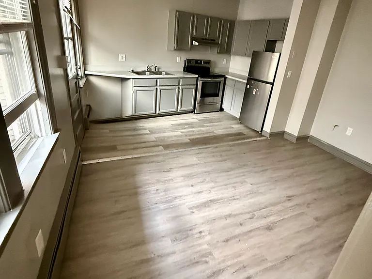 926 Asylum Ave #201 — Photo 5