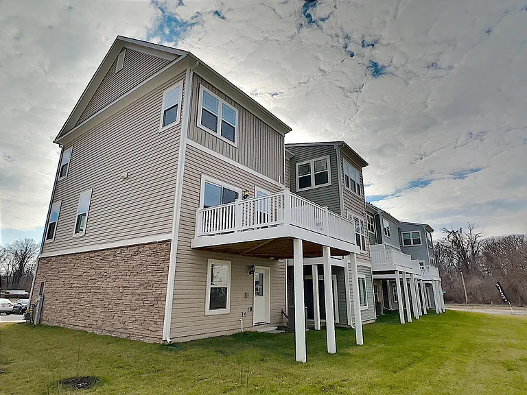1710 Huber Rd — Photo 3