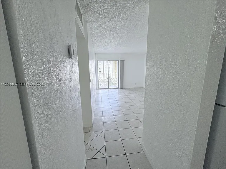 4550 NW 9th St #717E — Photo 2