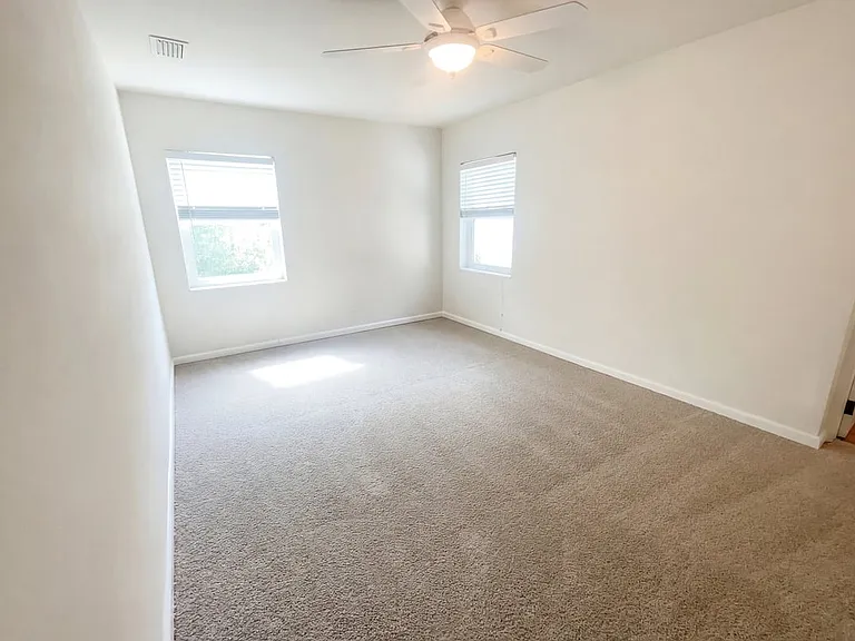 6128 Robbins Cir S — Photo 5