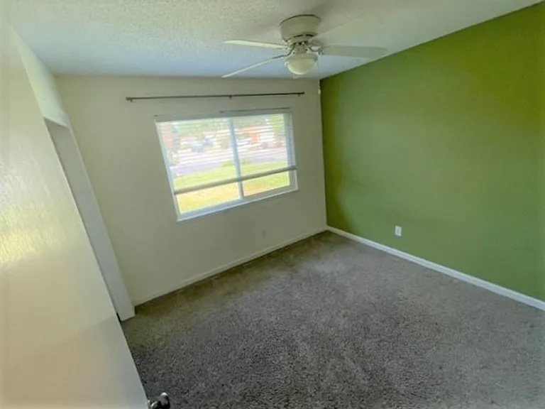 1825 Vista Creek Dr — Photo 12