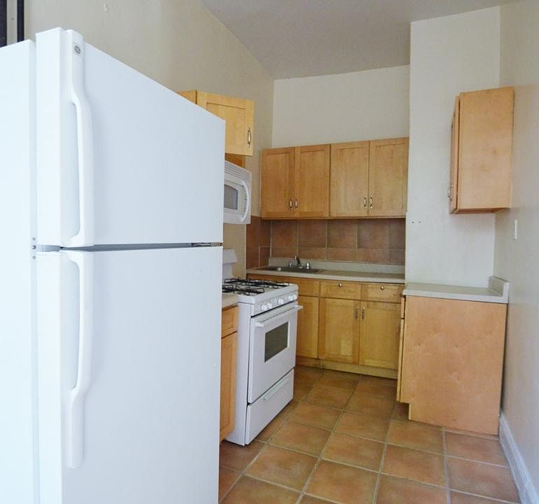 2nd image of 1791 Walton Ave Frnt 1