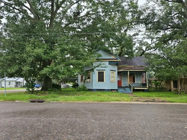 551 S 3rd St, Eunice, LA 70535