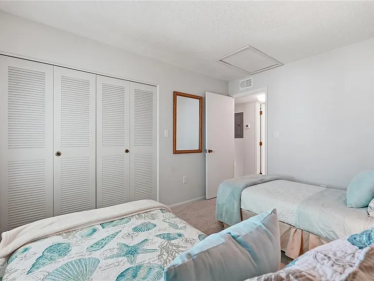 240 Cypress Ln #240 — Photo 16