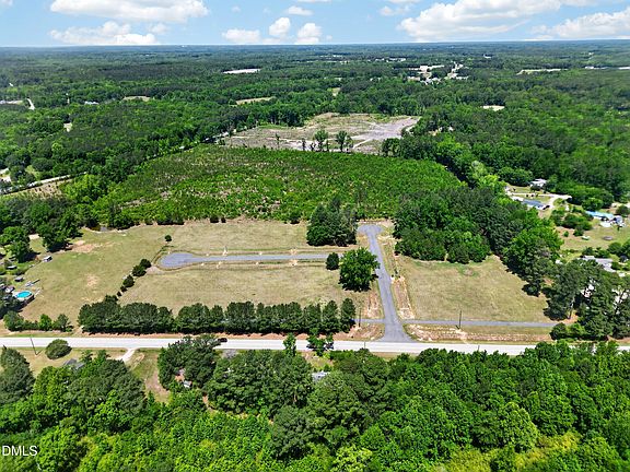 5th image of 10 Skyline Dr