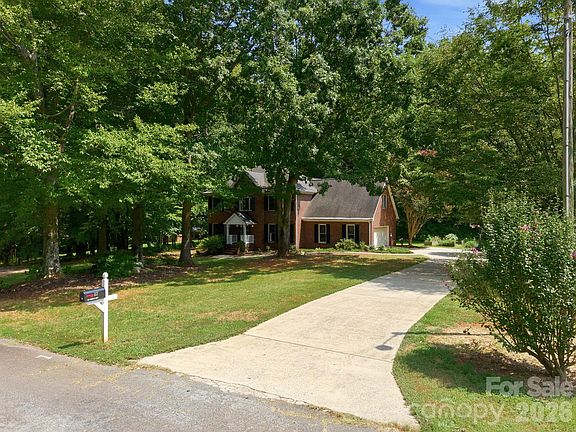 3rd image of 117 Carriage Ln