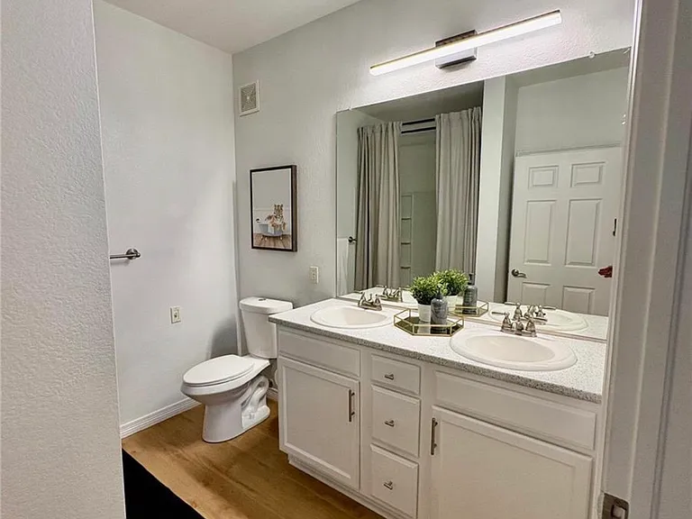 7222 S Blackhawk St #105 — Photo 8