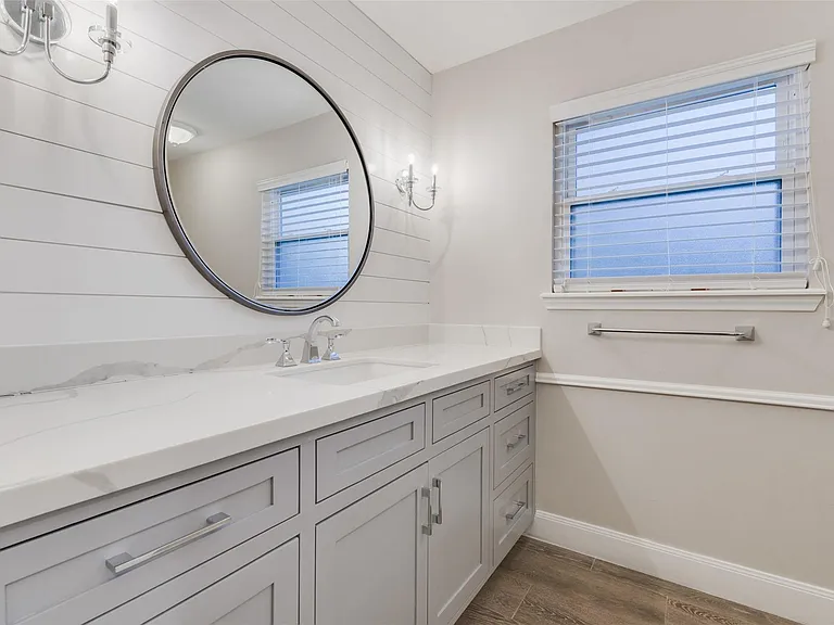 15203 Camelback Ct — Photo 13
