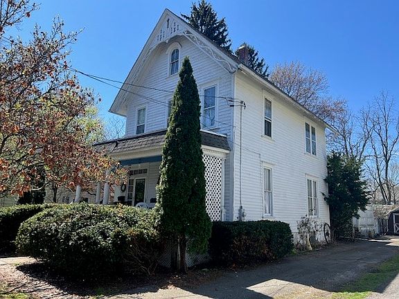 2nd image of 419 Loder St