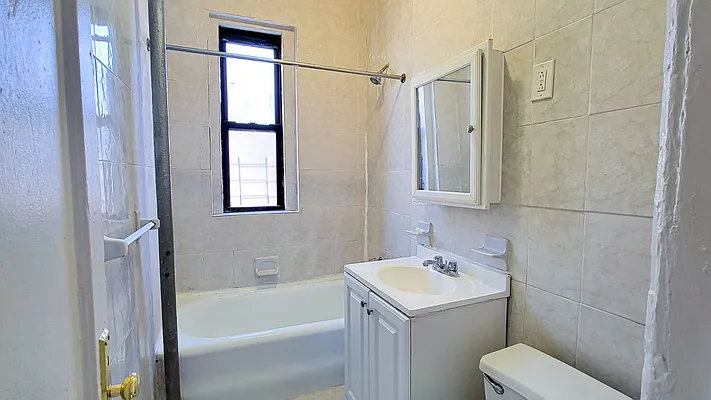 Rented by New York Residence | media 9