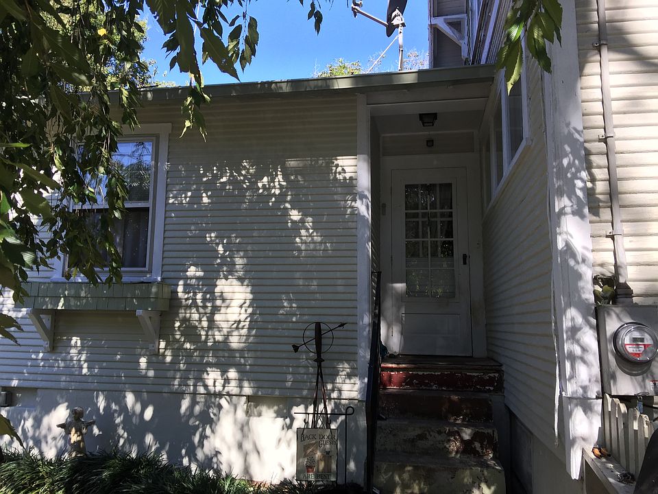1st image of 617 Woods Ave SW