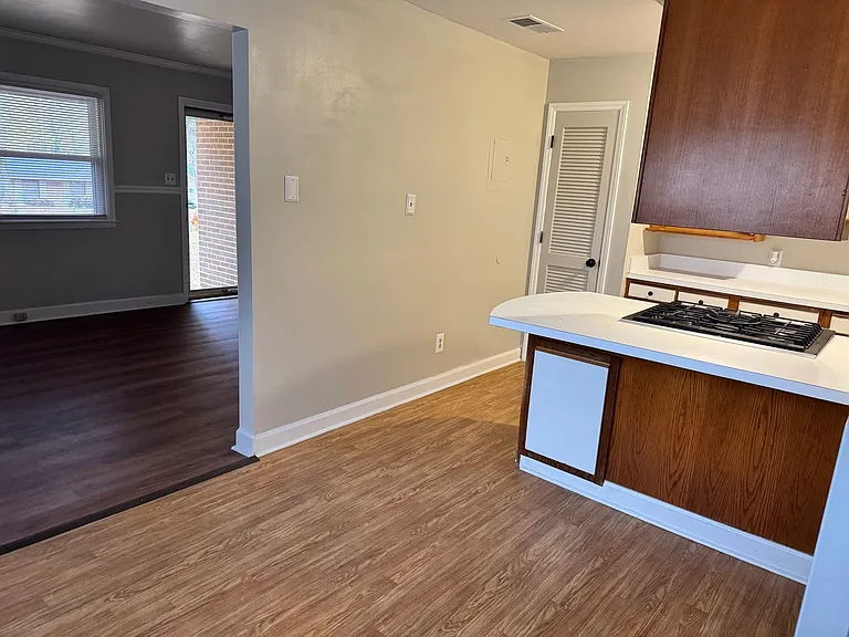 1561 Marble St — Photo 15