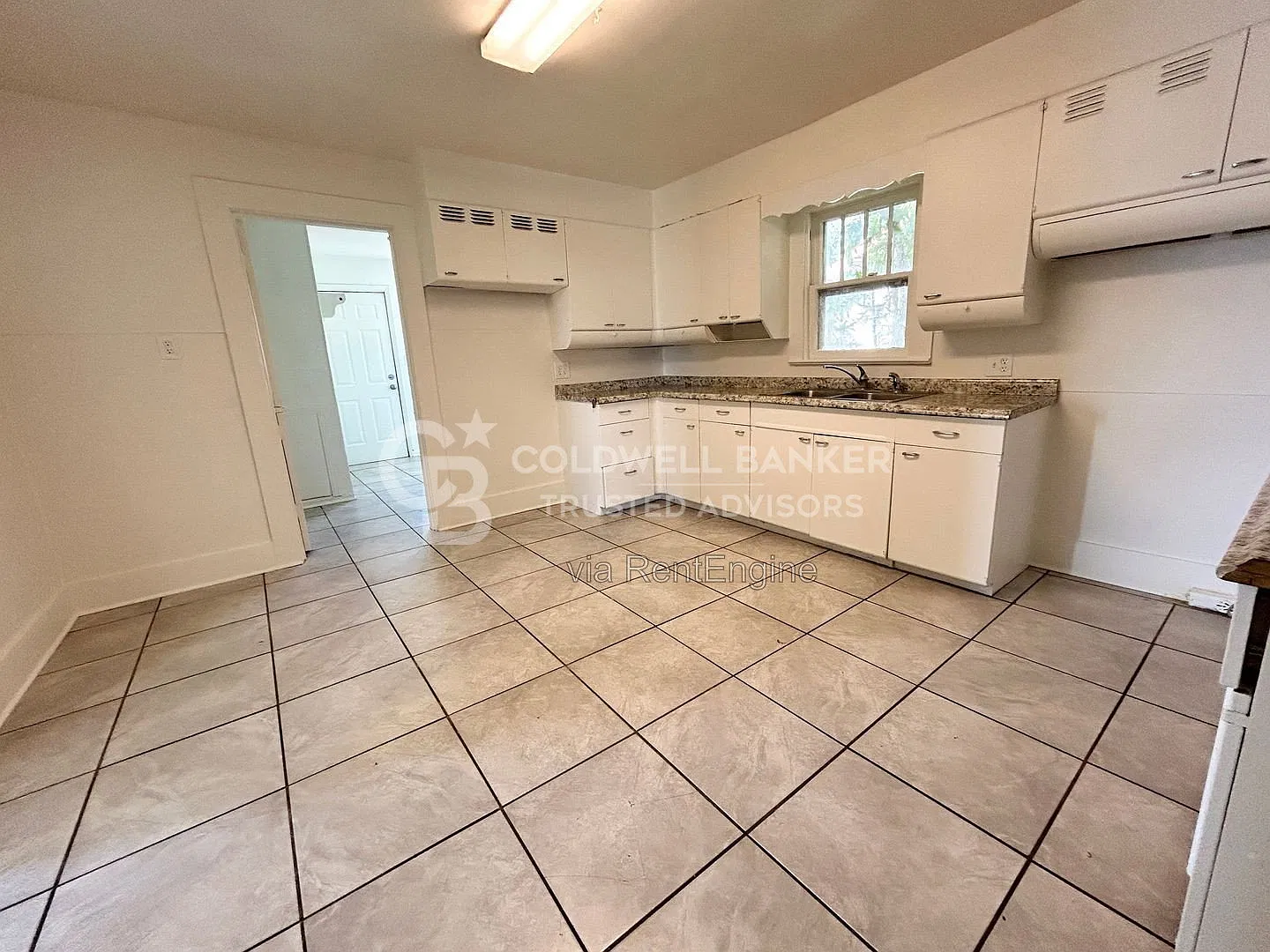 3 bed, 2.0 bath, 1264 sqft, $1,125 — Photo 4
