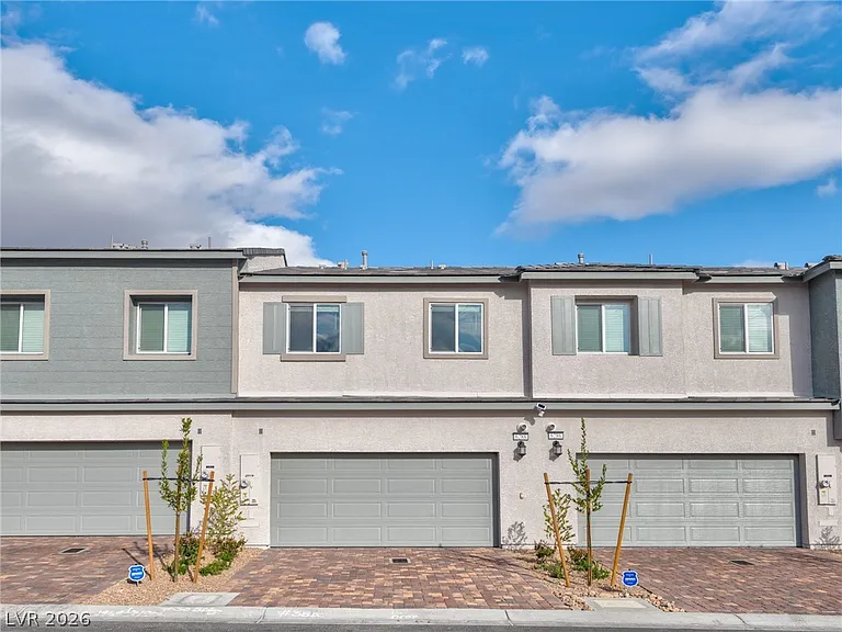 6288 Foxes Dale St — Photo 2