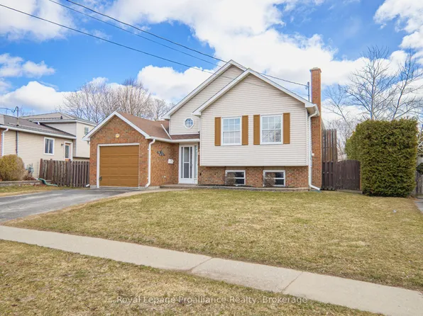 679 Mackechnie Cres, Cobourg, ON K9A 4Y1