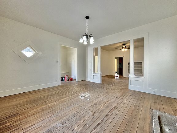 3rd image of 726 Porter St