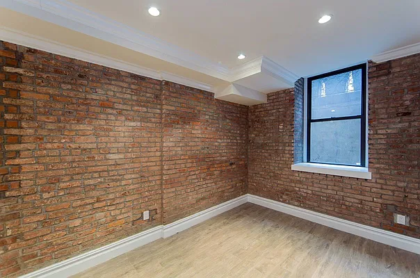 Rented by Avenues Real Estate | media 21