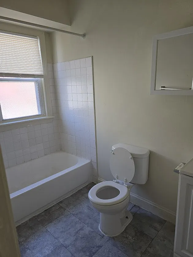 3 bed, 1200 sqft, $4,500 — Photo 4