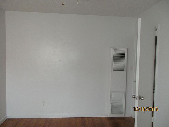 4th image of 529 Marine St