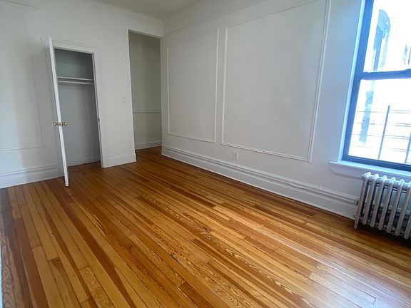 5th image of 1292 Washington Ave APT 26