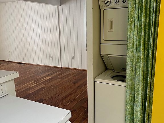 3rd image of 710 Graceland St NE