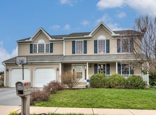 11 Eagles Ln, Sinking Spring, PA 19608