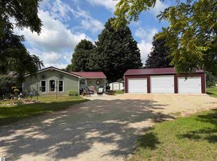 7542 3rd St, Thompsonville, MI 49683