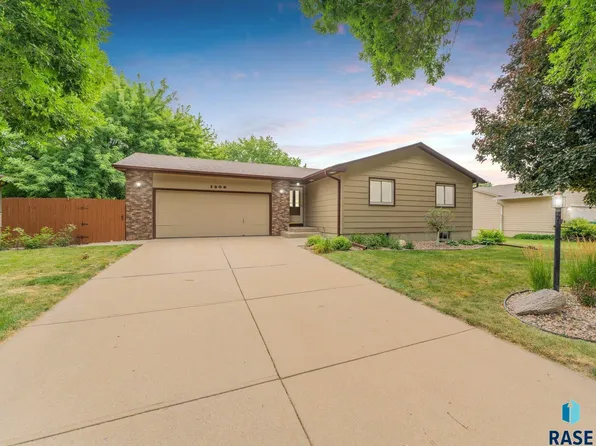 1808 S Devon Dr, Sioux Falls, SD 57106