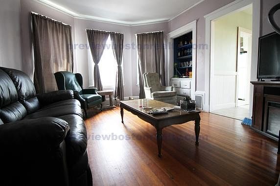 2nd image of 509 Washington St #111