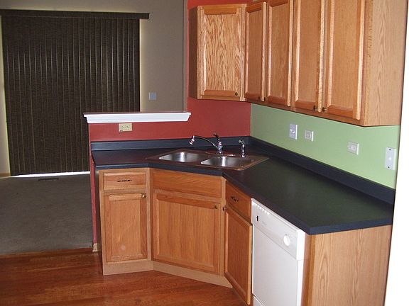 3rd image of 211 S Alder Creek Dr
