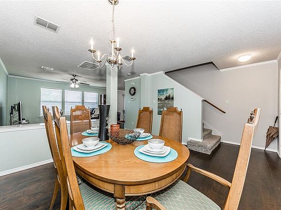 5th image of 614 Oxford Dr