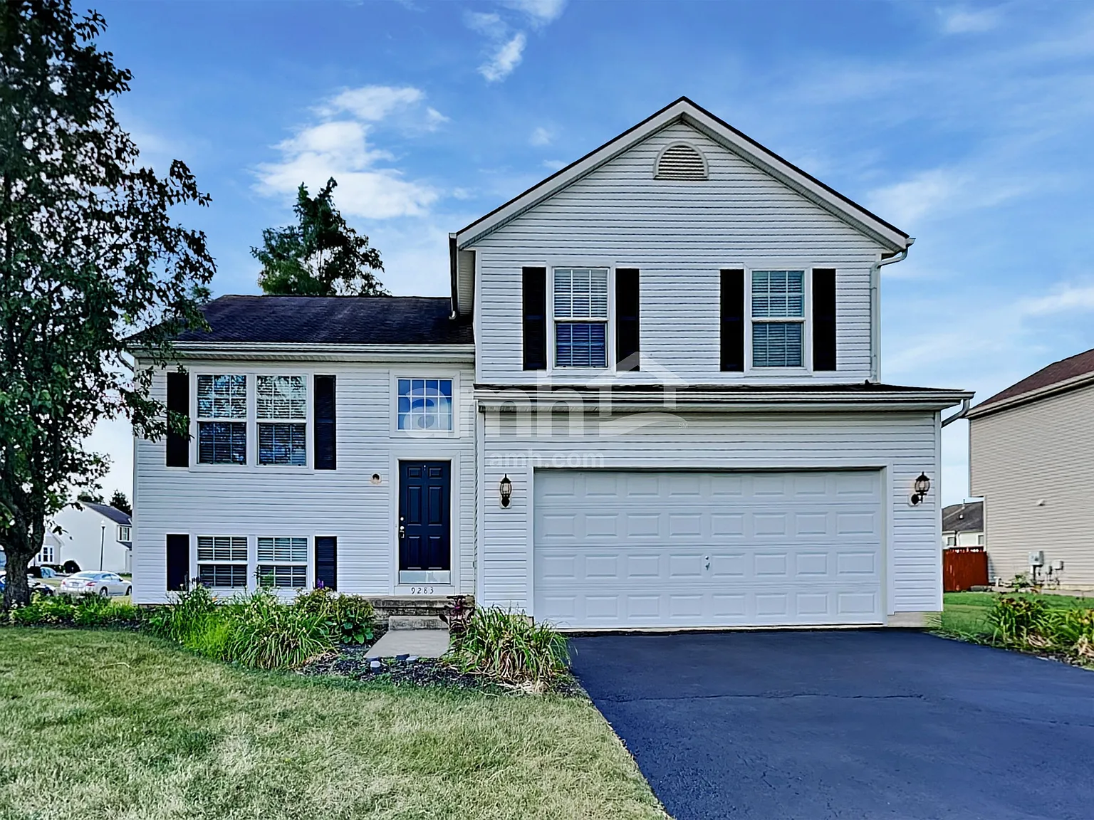 3 bed, 2.5 bath, 1817 sqft, $2,500 — Photo 1