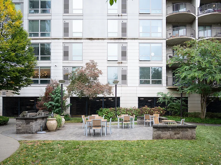 Edgewater Apartments — Photo 57