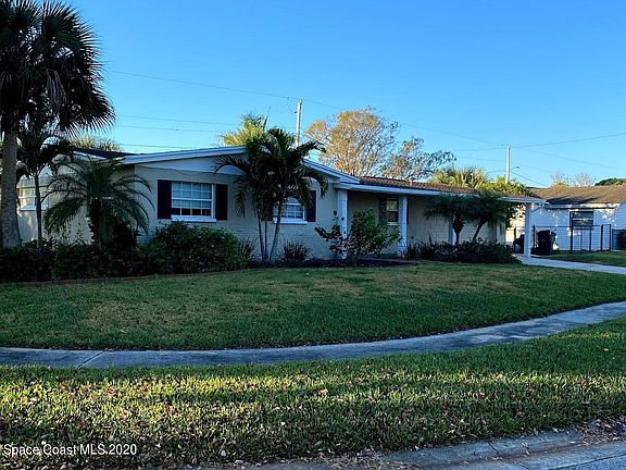 2nd image of 1393 Sarazen Dr