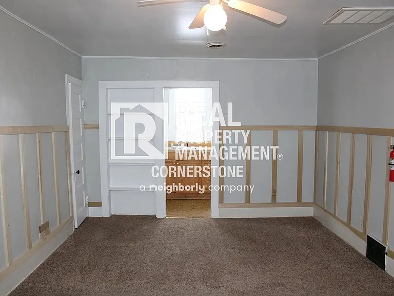 709 W Willard St — Photo 4