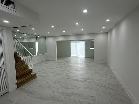 4th image of 2801 N 34th Ave #16A
