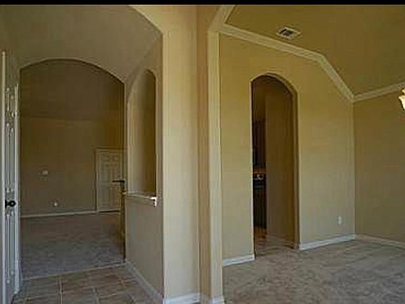 5th image of 705 Trillium Ln