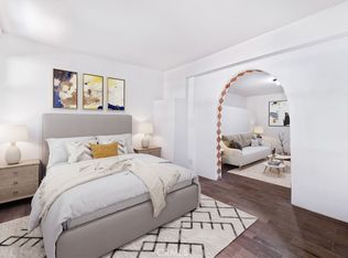 145 Summit Dr, Canoga Park, CA 91304