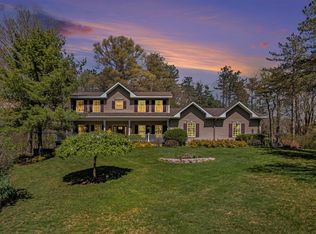 930 McCabe Ave NE, Ada, MI 49301