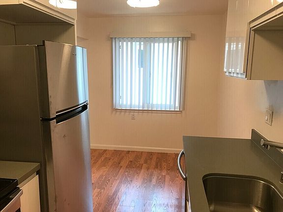 3rd image of 370 Staten Ave APT A