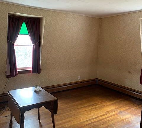 5th image of 472 Marlboro St APT 2