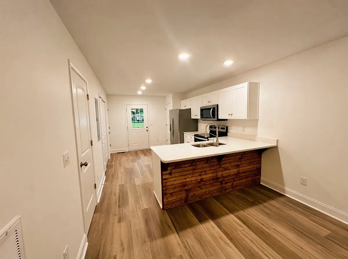 2 bed, 1.5 bath, 900 sqft, $1,400 — Photo 4