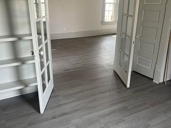 3rd image of 622 N Olive St