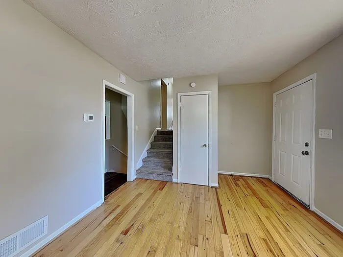 8238 Redwood Dr — Photo 3