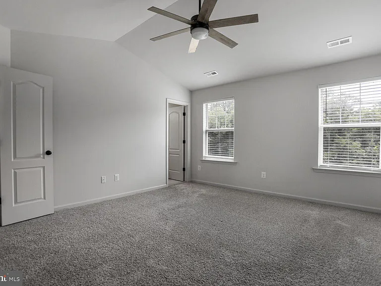 2437 Drake Ln — Photo 14