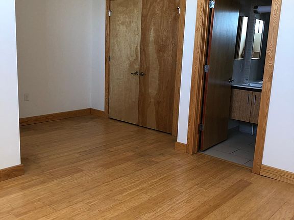 5th image of 900 Terminal Pl APT 273