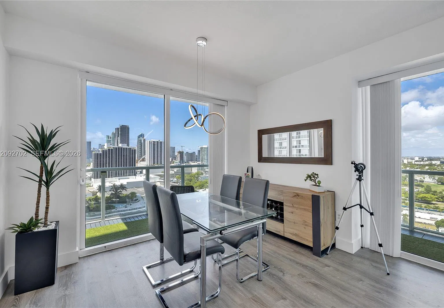 Quantum On The Bay Condo — Photo 1