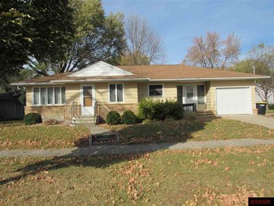 222 W 8th St, Blue Earth, MN, 56013