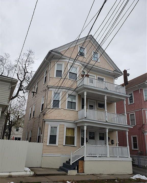 2nd image of 52 Marion Ave N