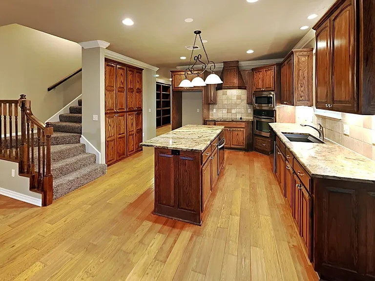605 Knights Bridge Rd — Photo 7